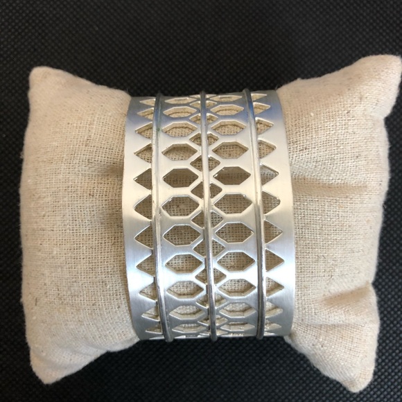 Stella & Dot Plait Cuff New in Box - Picture 1 of 7